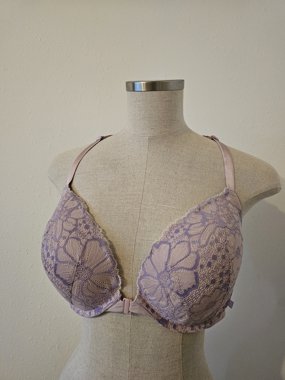 Victoria's Secret Lace Push-Up Bra in Lavender
